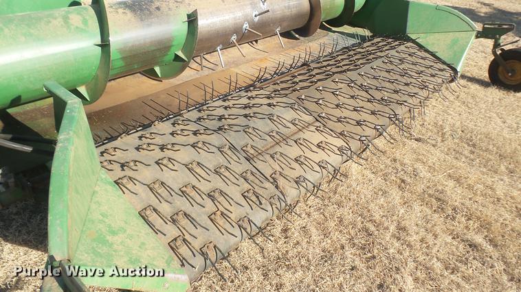 image for item DC1965 John Deere rigid pickup head