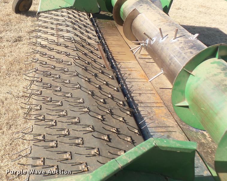 image for item DC1965 John Deere rigid pickup head