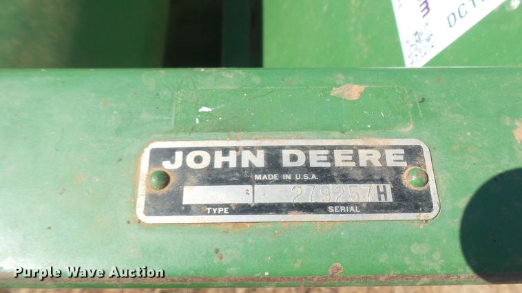 image for item DC1965 John Deere rigid pickup head