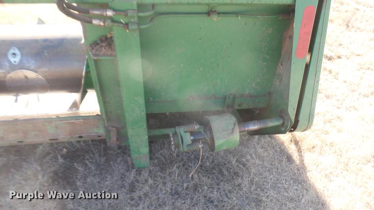 image for item DC1965 John Deere rigid pickup head