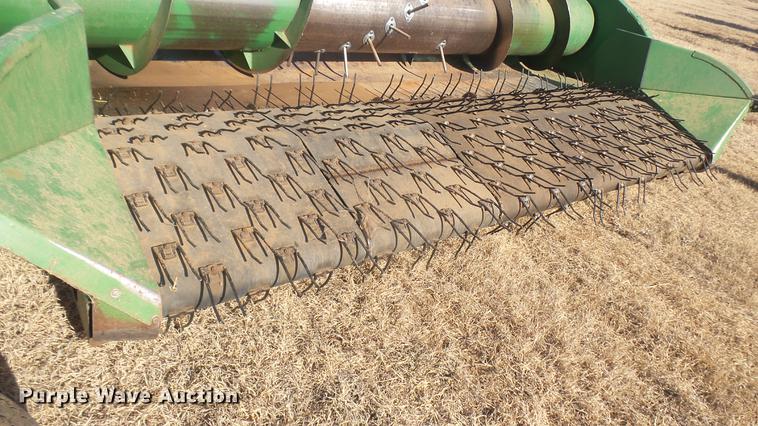 image for item DC1965 John Deere rigid pickup head