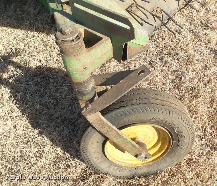 image for item DC1965 John Deere rigid pickup head