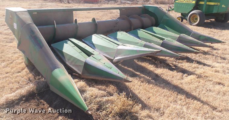 image for item DC1967 John Deere 653A row crop head