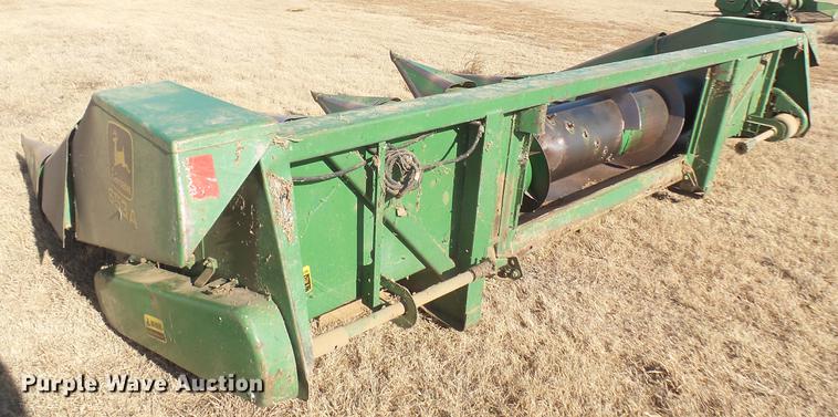 image for item DC1967 John Deere 653A row crop head