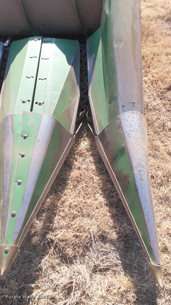 image for item DC1967 John Deere 653A row crop head