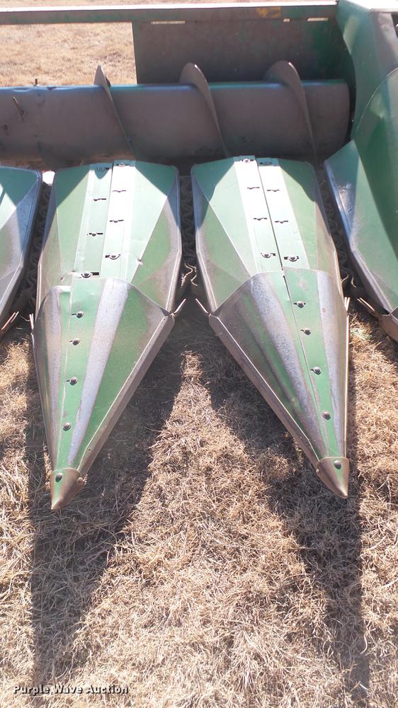image for item DC1967 John Deere 653A row crop head