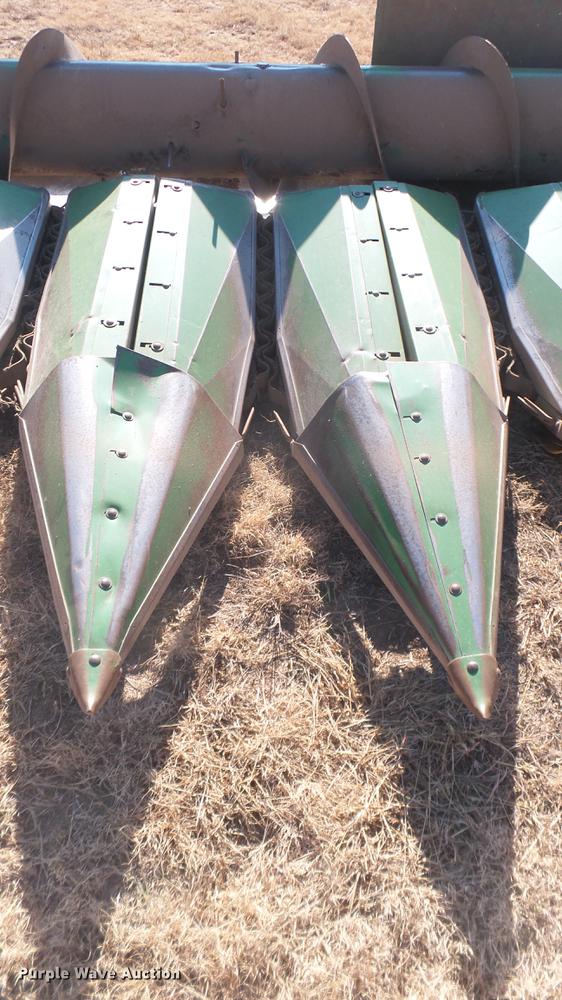image for item DC1967 John Deere 653A row crop head