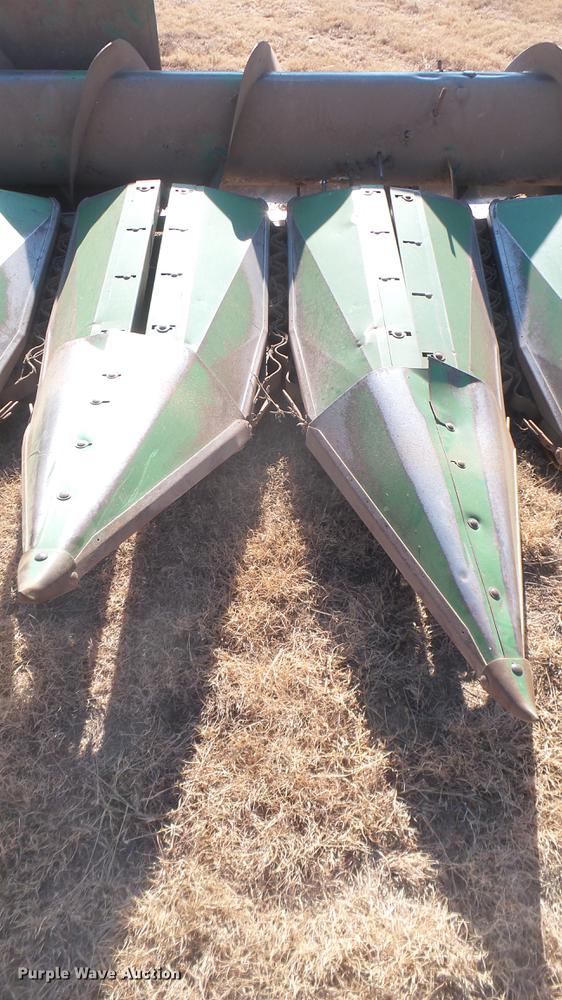 image for item DC1967 John Deere 653A row crop head