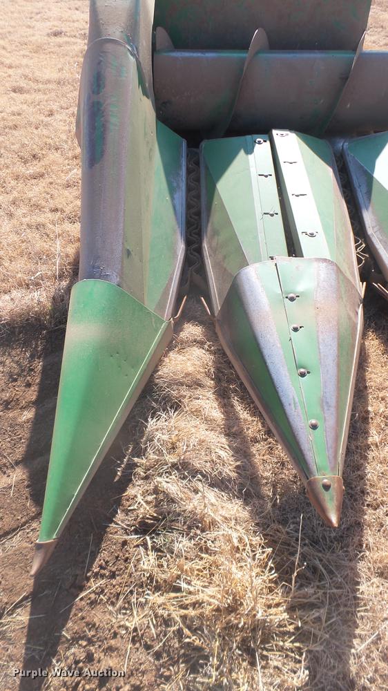 image for item DC1967 John Deere 653A row crop head