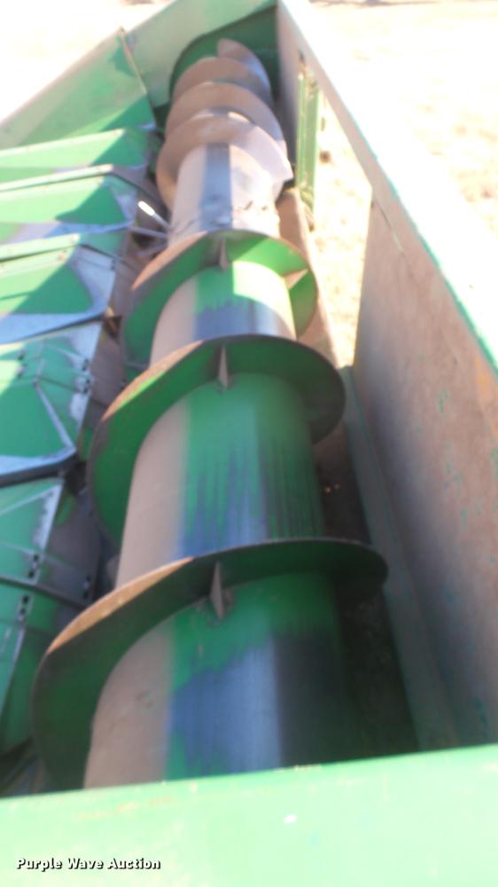 image for item DC1967 John Deere 653A row crop head