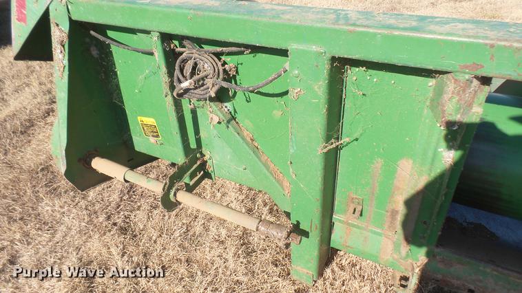 image for item DC1967 John Deere 653A row crop head