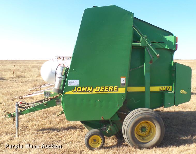 image for item DC1968 John Deere 567 round baler