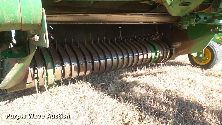 image for item DC1968 John Deere 567 round baler