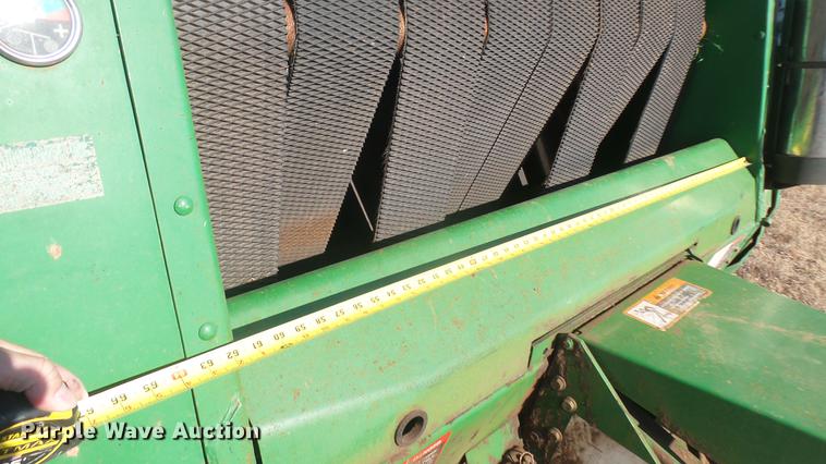 image for item DC1968 John Deere 567 round baler