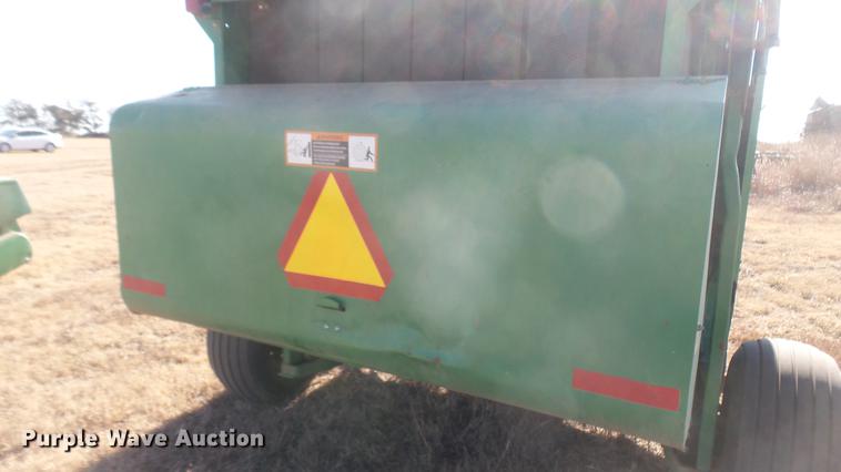 image for item DC1968 John Deere 567 round baler