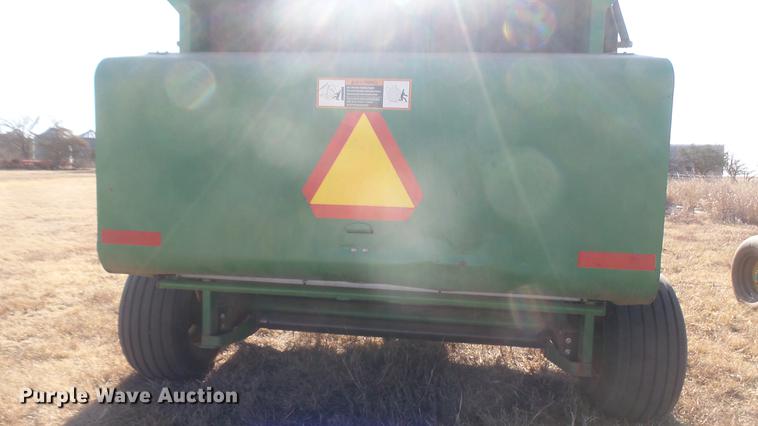 image for item DC1968 John Deere 567 round baler