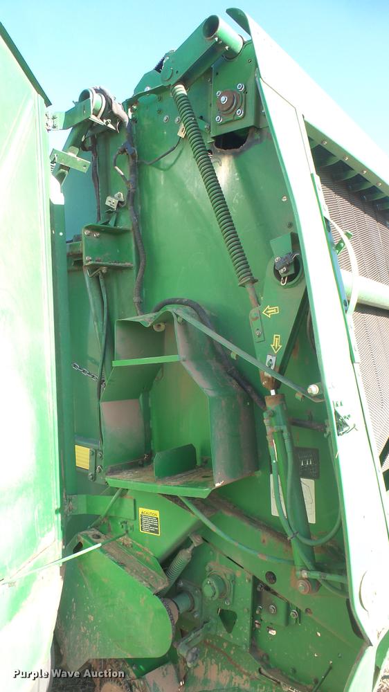 image for item DC1968 John Deere 567 round baler