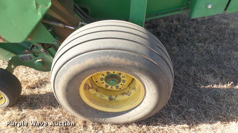 image for item DC1968 John Deere 567 round baler