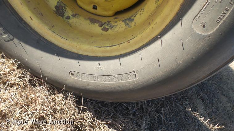 image for item DC1968 John Deere 567 round baler