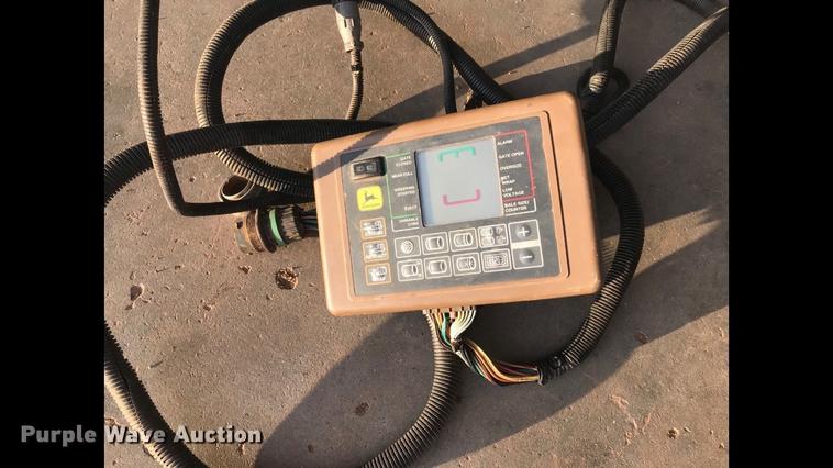 image for item DC1968 John Deere 567 round baler