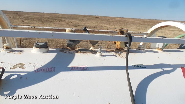 image for item DC1971 Anhydrous ammonia tank