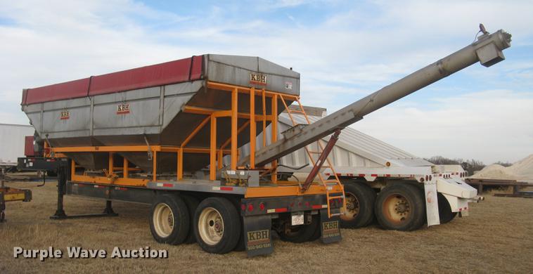 image for item DC2451 2006 KBH fertilizer tender trailer