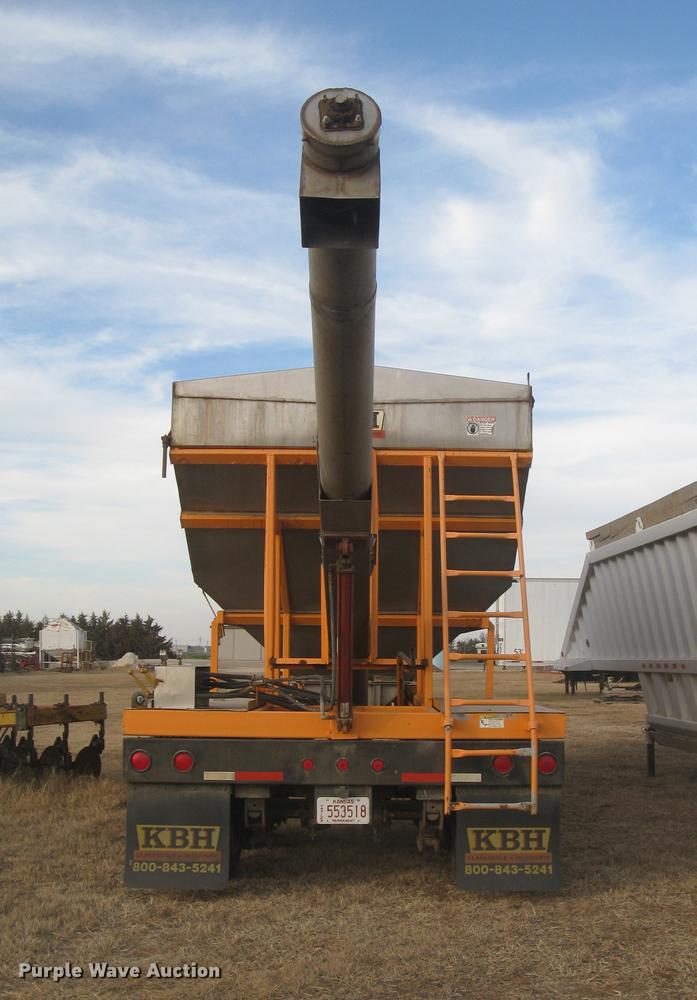 image for item DC2451 2006 KBH fertilizer tender trailer