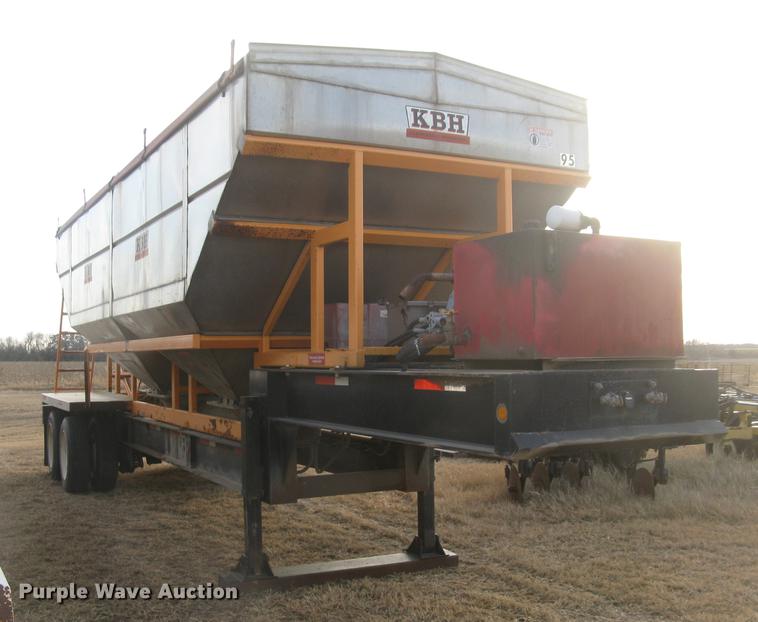 image for item DC2451 2006 KBH fertilizer tender trailer