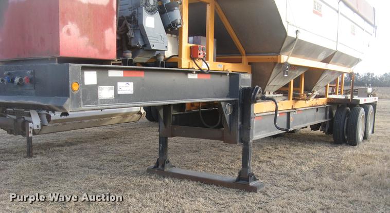 image for item DC2451 2006 KBH fertilizer tender trailer