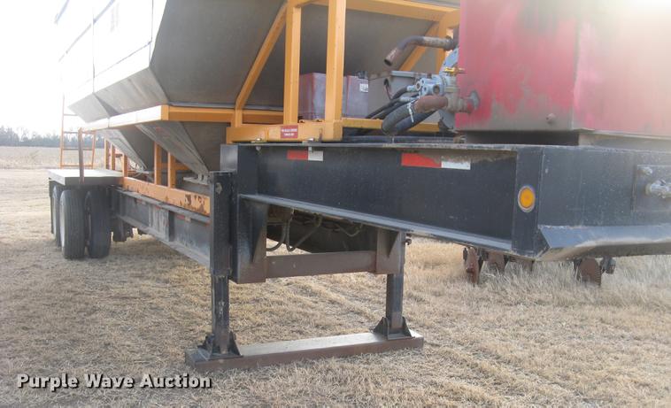 image for item DC2451 2006 KBH fertilizer tender trailer