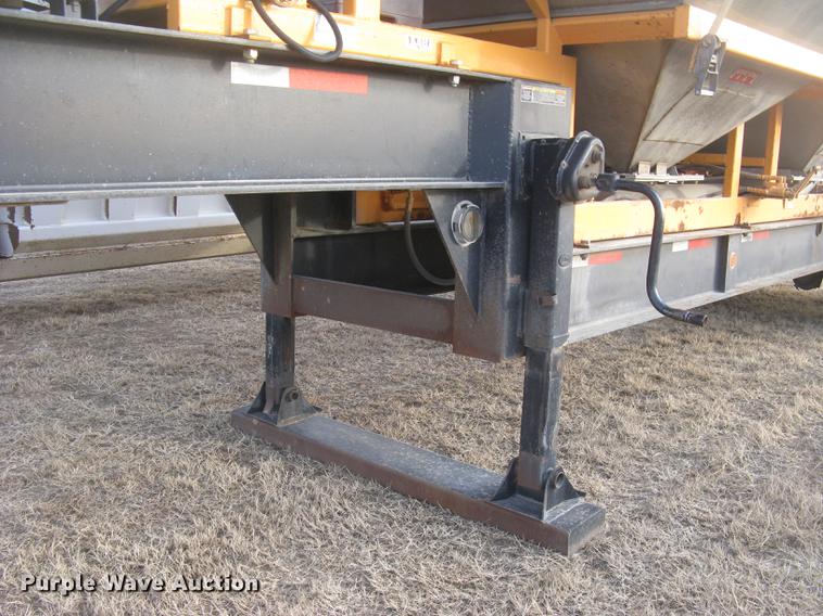 image for item DC2451 2006 KBH fertilizer tender trailer