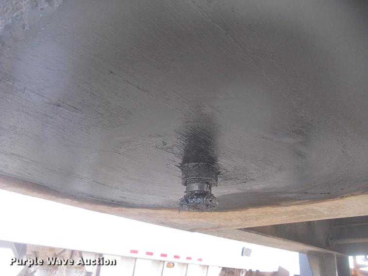 image for item DC2451 2006 KBH fertilizer tender trailer