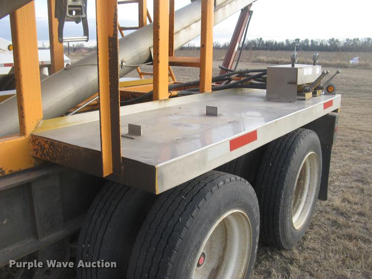image for item DC2451 2006 KBH fertilizer tender trailer
