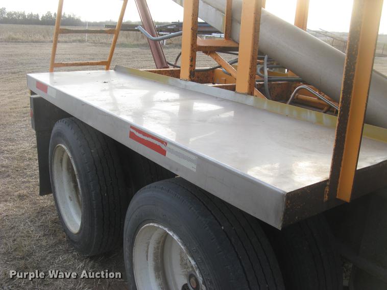 image for item DC2451 2006 KBH fertilizer tender trailer