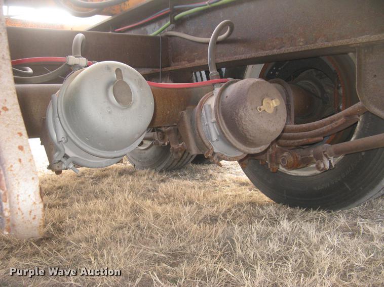 image for item DC2451 2006 KBH fertilizer tender trailer