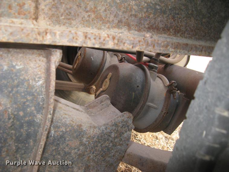 image for item DC2451 2006 KBH fertilizer tender trailer