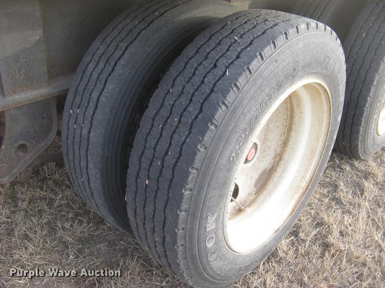 image for item DC2451 2006 KBH fertilizer tender trailer