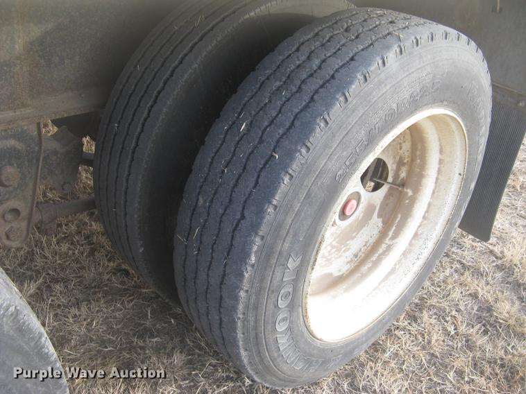 image for item DC2451 2006 KBH fertilizer tender trailer