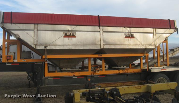 image for item DC2451 2006 KBH fertilizer tender trailer