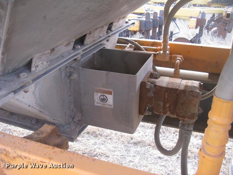 image for item DC2451 2006 KBH fertilizer tender trailer