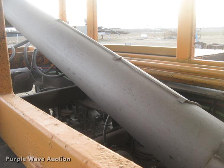 image for item DC2451 2006 KBH fertilizer tender trailer