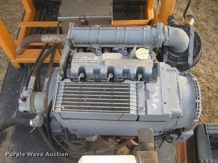 image for item DC2451 2006 KBH fertilizer tender trailer