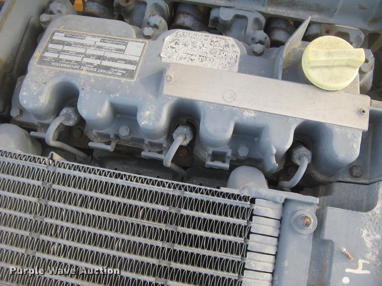 image for item DC2451 2006 KBH fertilizer tender trailer