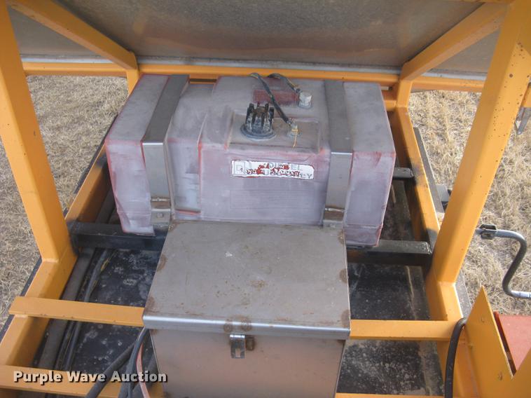 image for item DC2451 2006 KBH fertilizer tender trailer