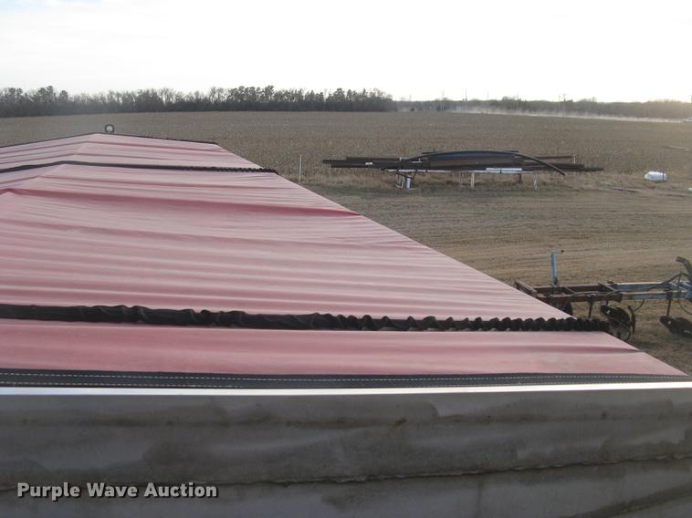 image for item DC2451 2006 KBH fertilizer tender trailer