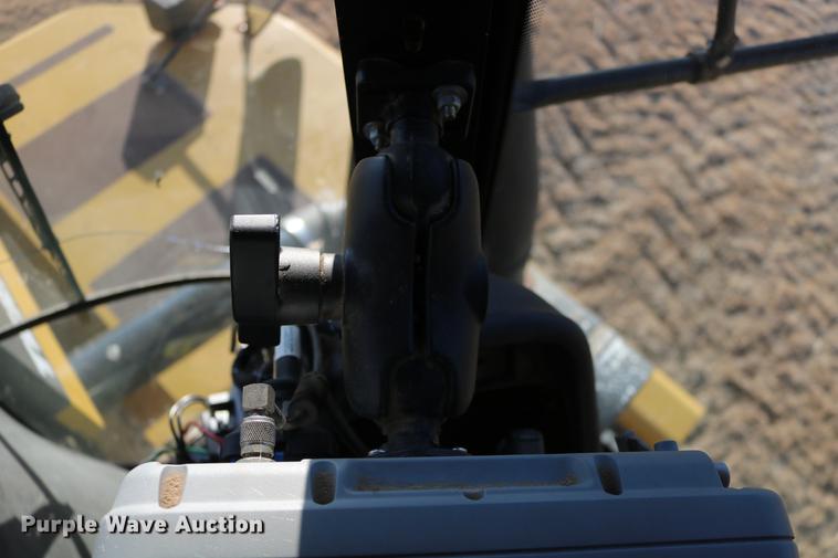 image for item DC3575 2003 Ag-Chem TerraGator 8104 self-propelled applicator