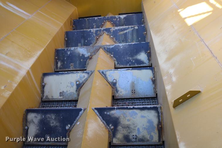 image for item DC3575 2003 Ag-Chem TerraGator 8104 self-propelled applicator