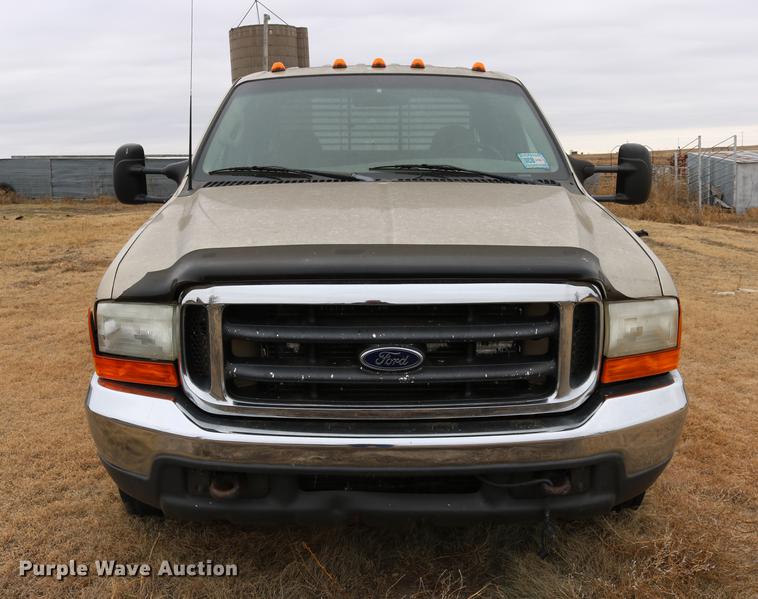 image for item DC3600 2000 Ford F350 Super Duty flatbed Crew Cab pickup truck