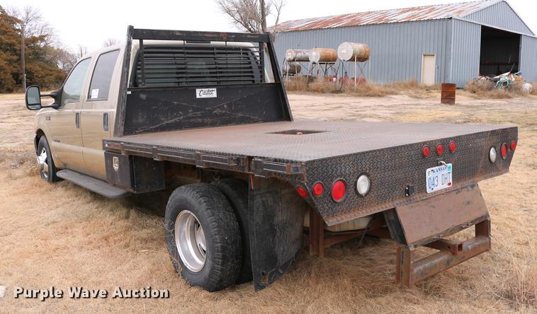 image for item DC3600 2000 Ford F350 Super Duty flatbed Crew Cab pickup truck