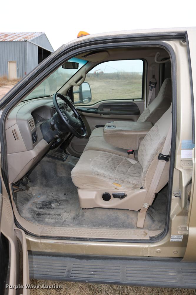 image for item DC3600 2000 Ford F350 Super Duty flatbed Crew Cab pickup truck